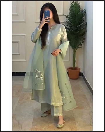 LIGHT_GREEN